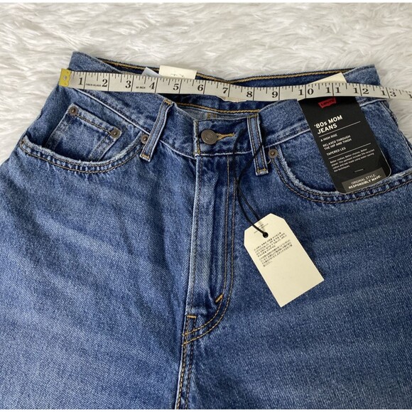 Levi’s 80’s High Rise Mom Jeans Size 26X30 Blue Distressed Pockets NWT - Picture 9 of 15
